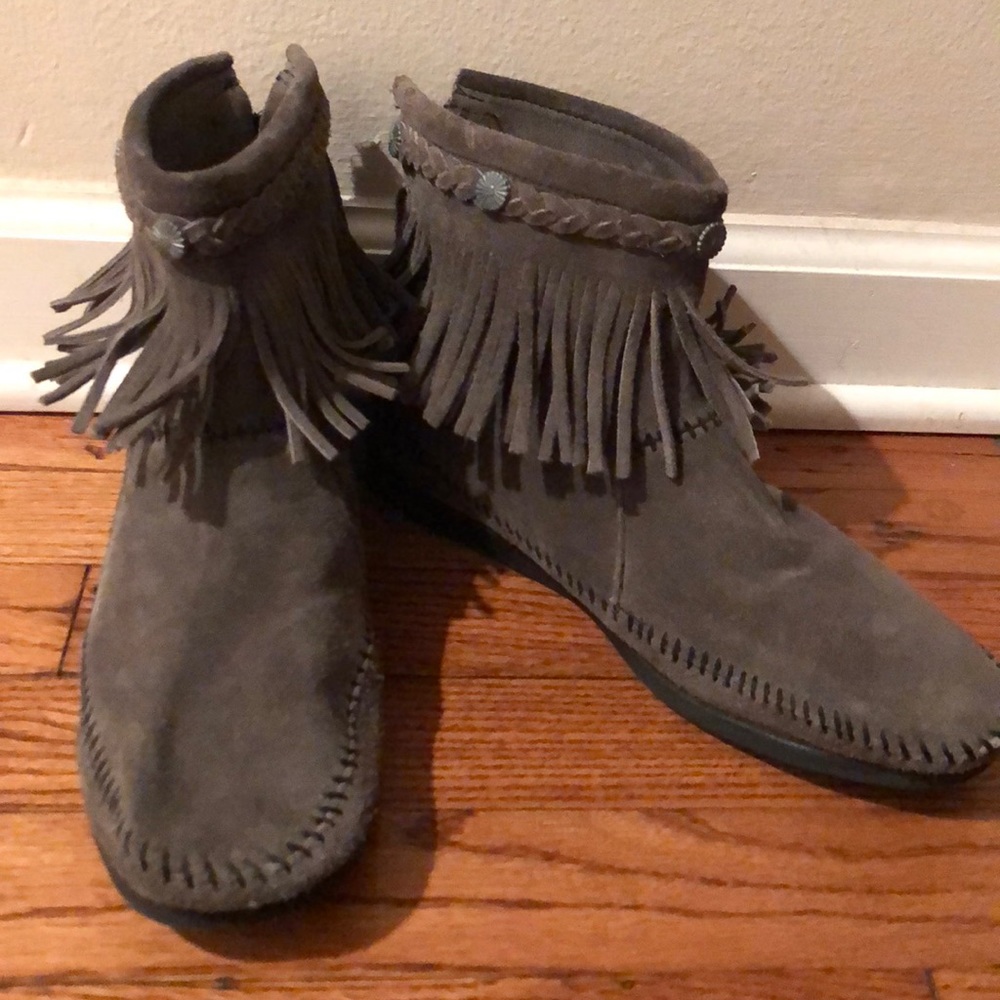 Minnetonka Short Fringe Boots